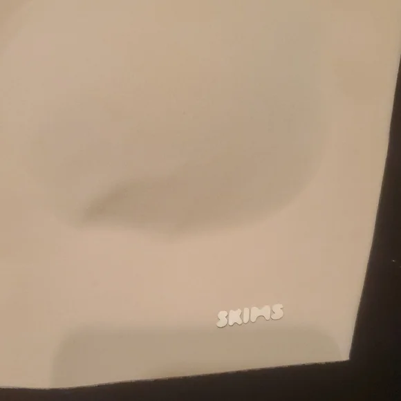 SKIMS Beige Seamless Bralette - Picture 2 of 5